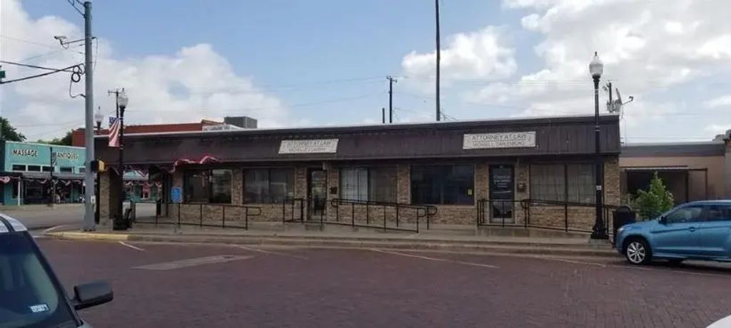 102 N Ellis, Groesbeck