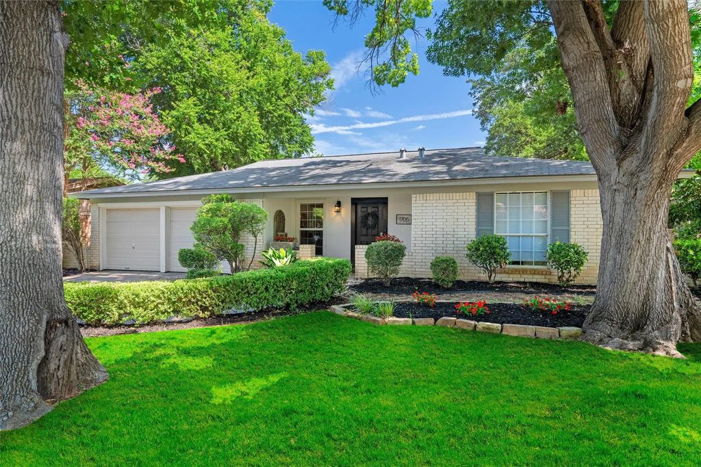 1705 Manchester Drive, Arlington