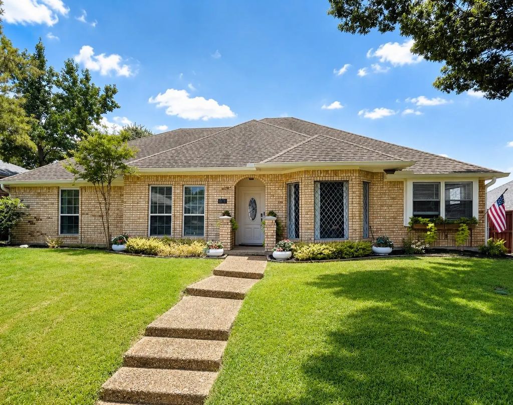 2330 Heatherwoods Way, Carrollton