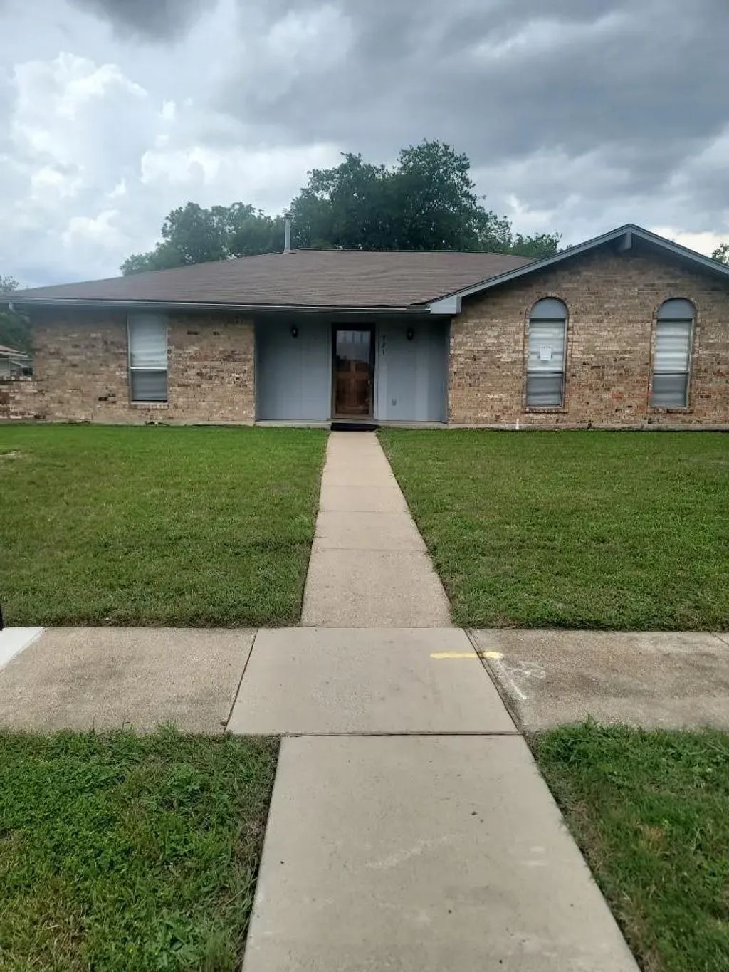 721 Lindenwood Drive, Lancaster