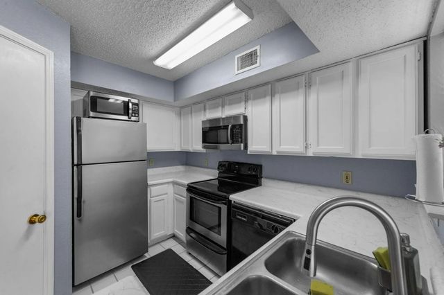 9815 Walnut Street 204, Dallas
