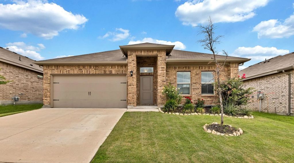 8413 Wildwest Drive, Fort Worth
