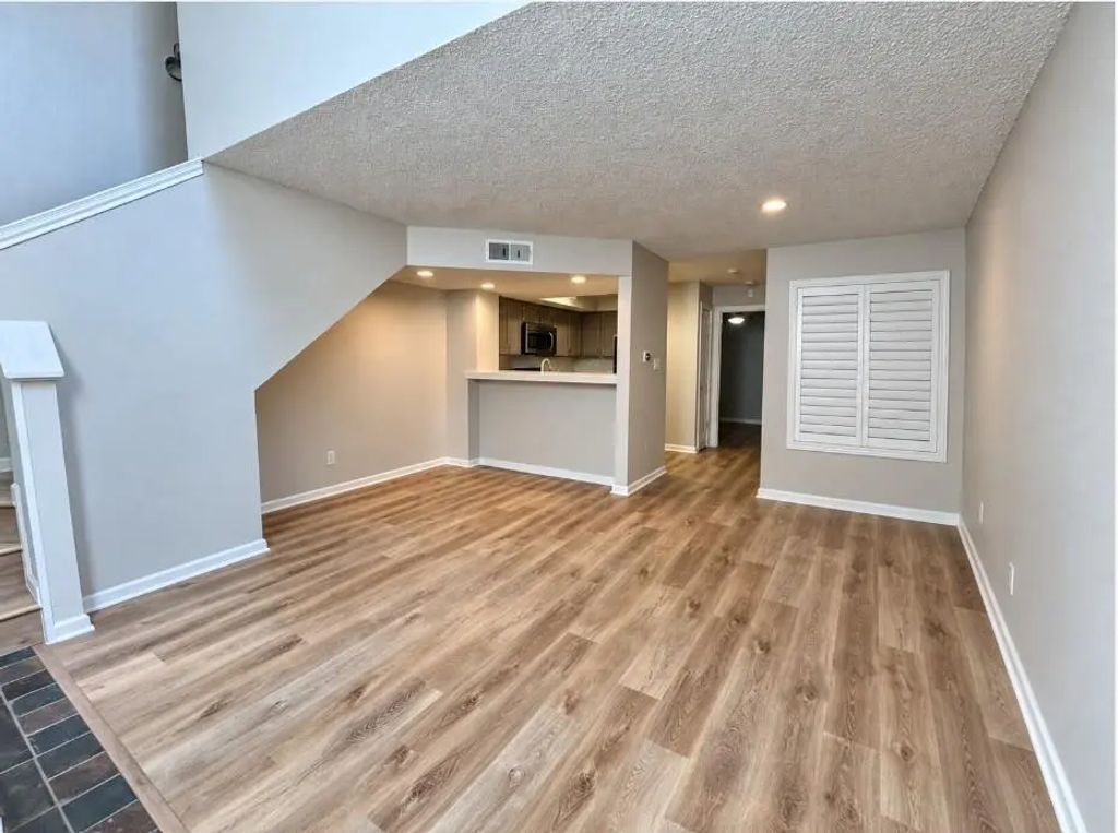 2301 Basil Drive F214, Arlington