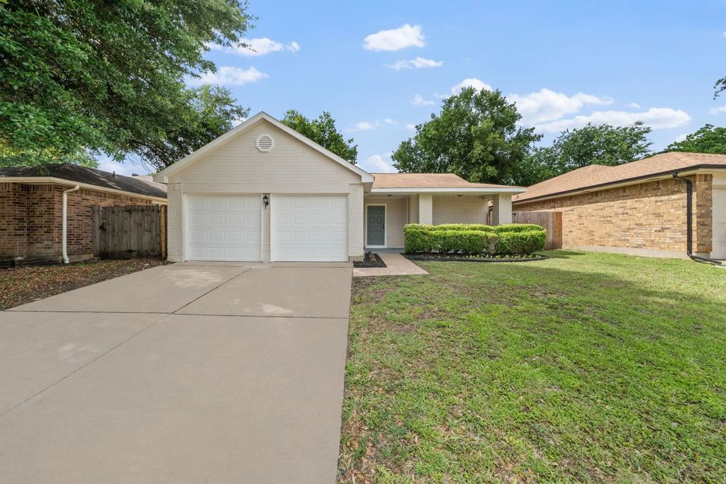 310 Valley Spring Drive, Arlington