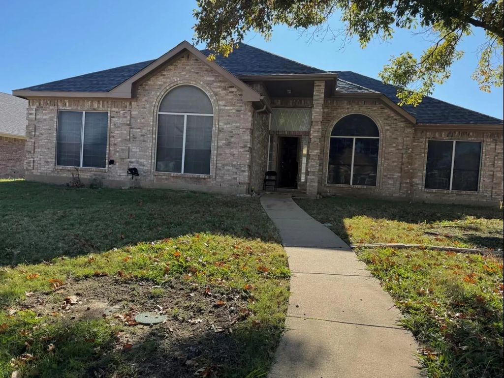 1626 Waterford Drive, Lewisville