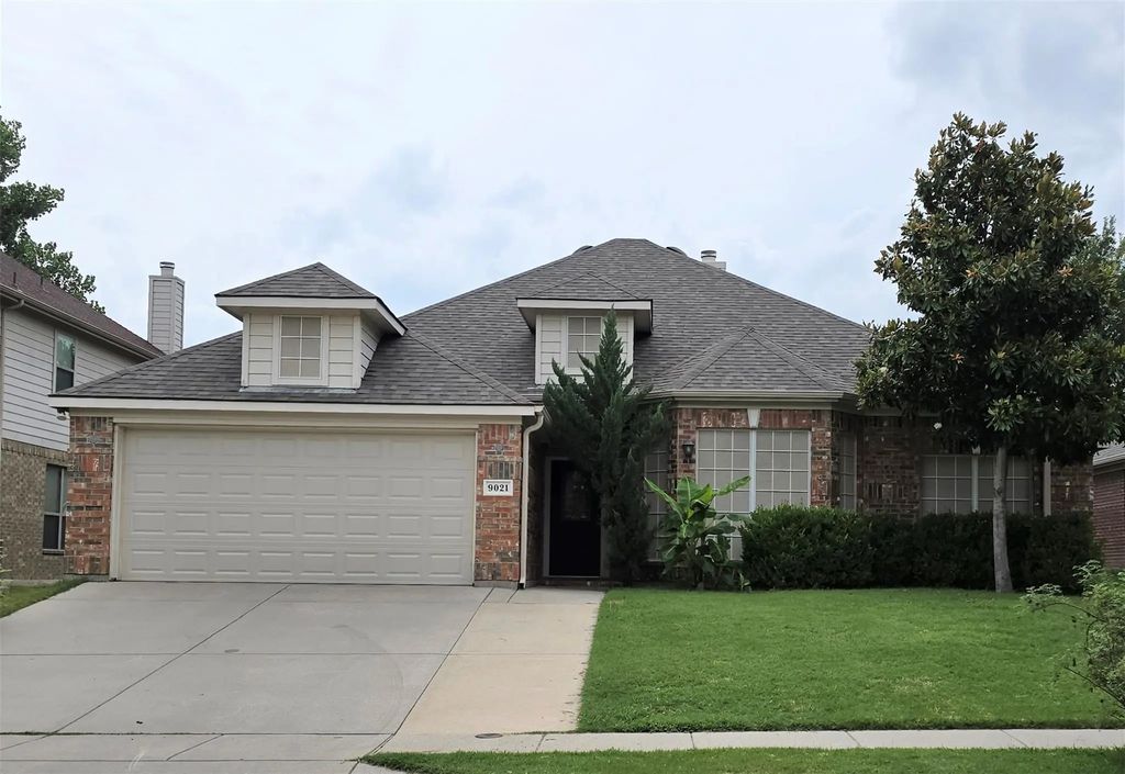 9021 Georgetown Place, Fort Worth