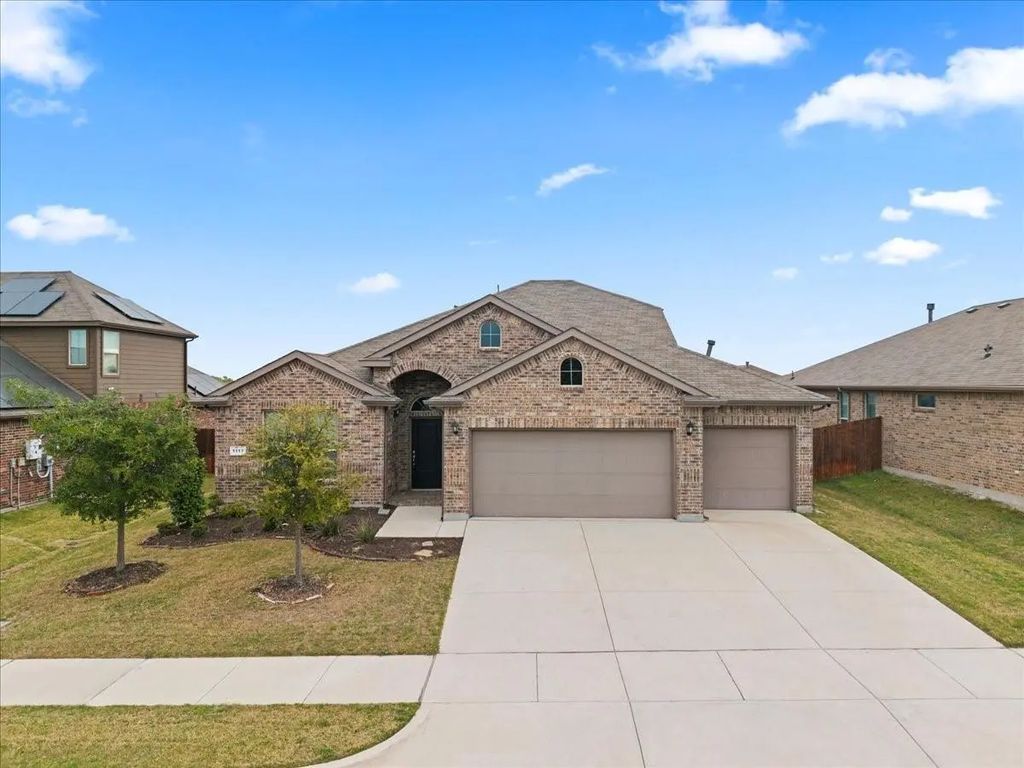 1117 Scotney Lane, Saginaw