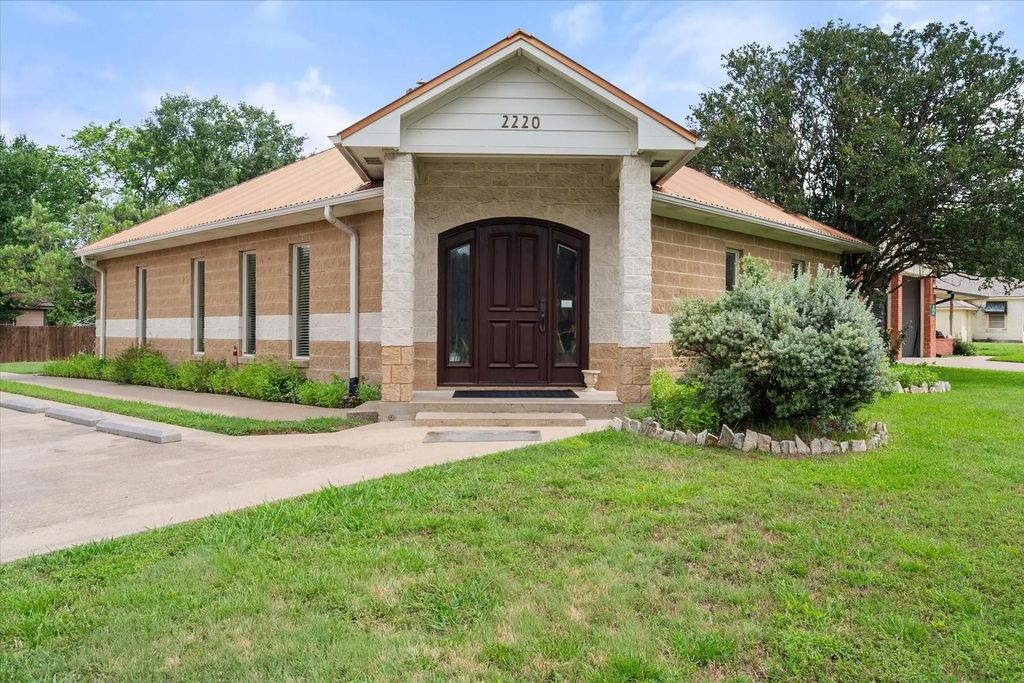 2220 W 2nd Avenue, Corsicana