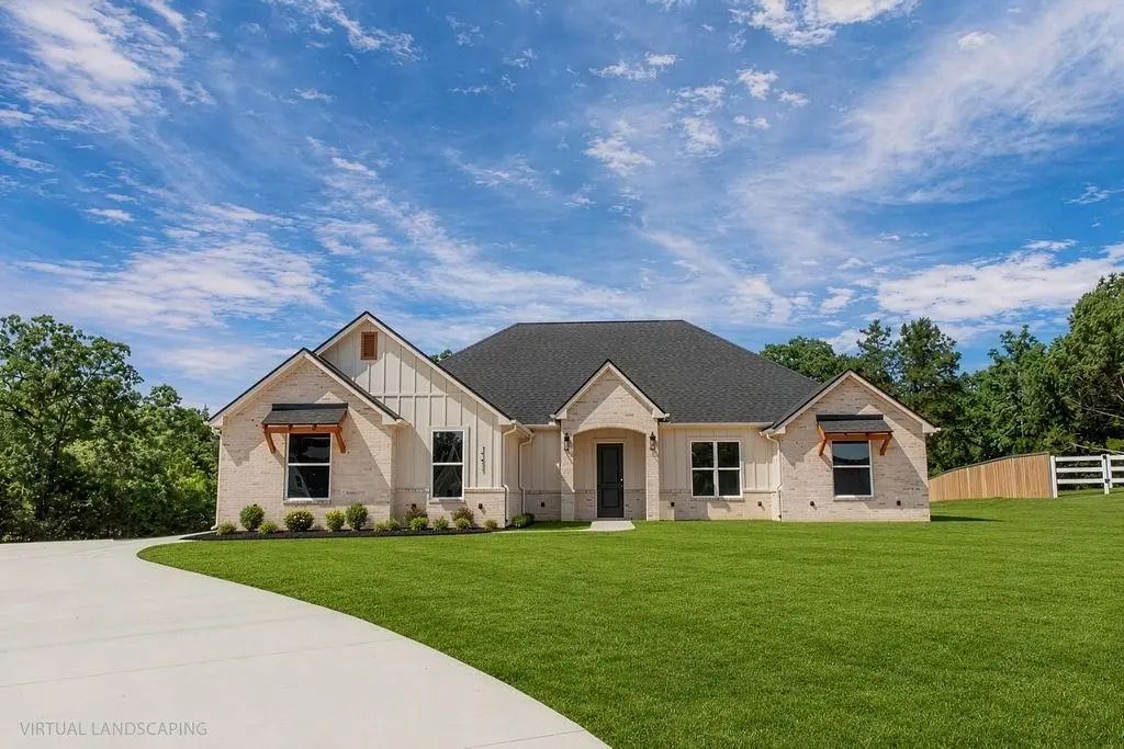 14657 Woodland Creek Drive, Tyler