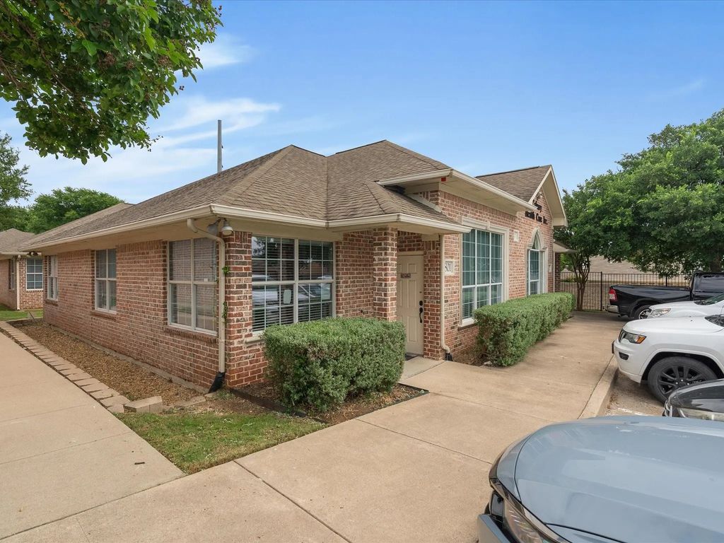 2840 Keller Springs Road 801, Carrollton