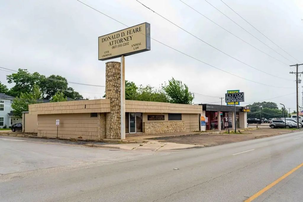 721 W Division Street, Arlington