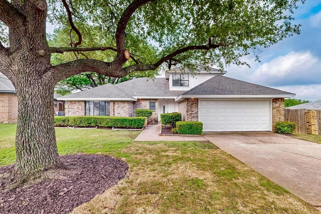 3965 Singleleaf Lane, Fort Worth