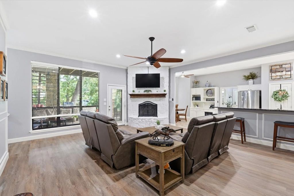 10308 Lisa Jean Drive, Crowley