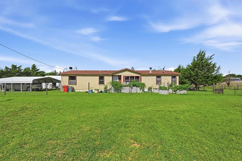 872 County Road 4244, Bonham
