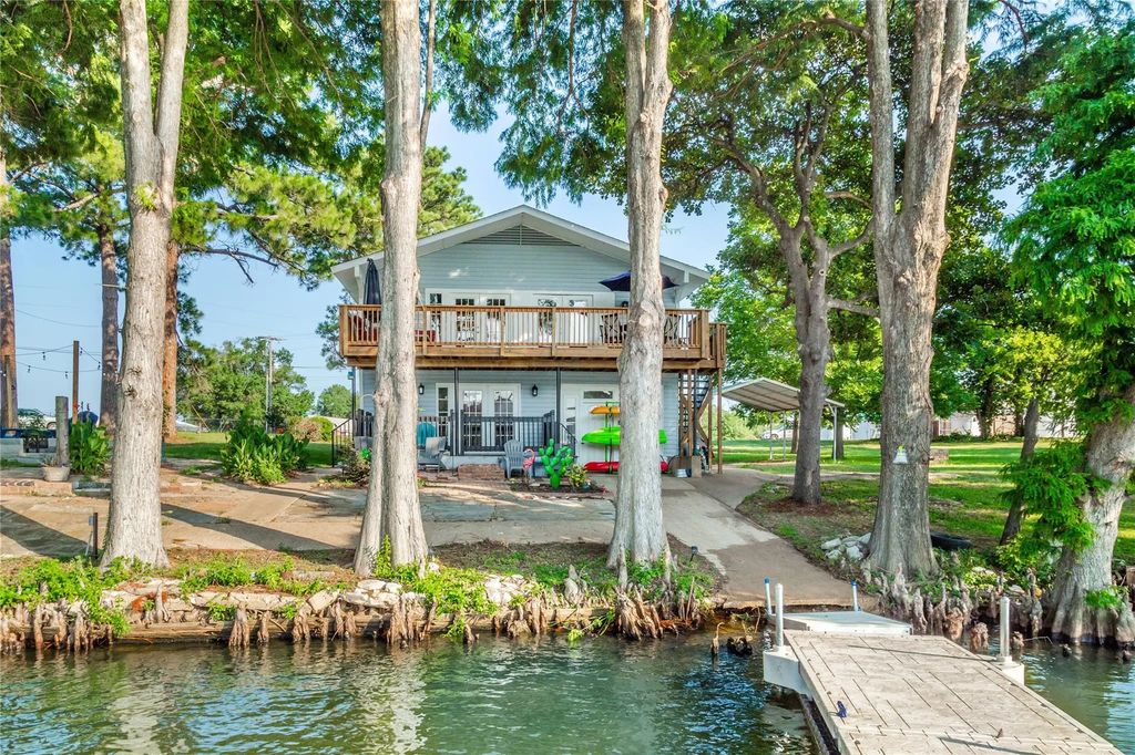 2100 Mason Lane, Tool