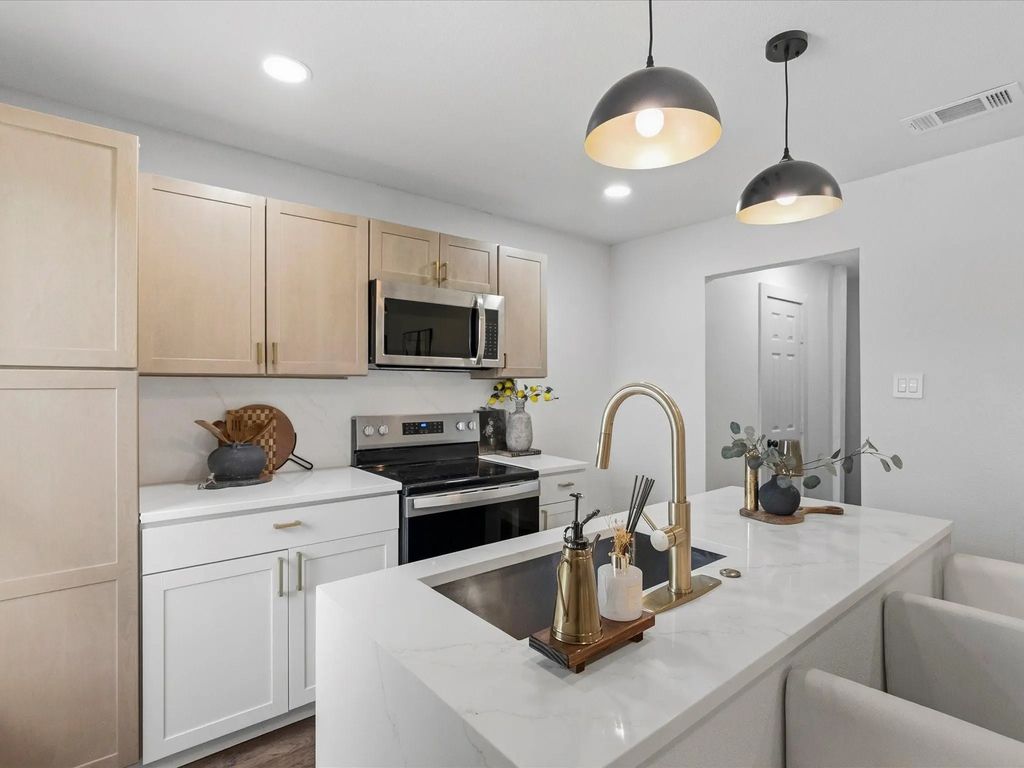 5718 Landino Street, Sansom Park