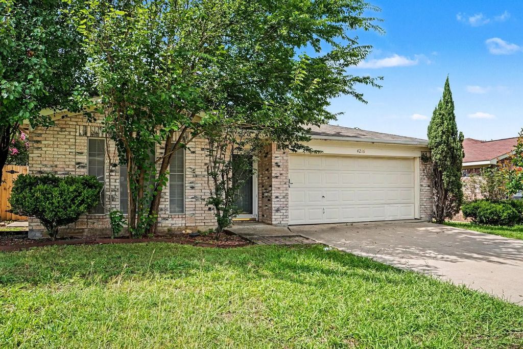 4216 Fernleaf Drive, Fort Worth