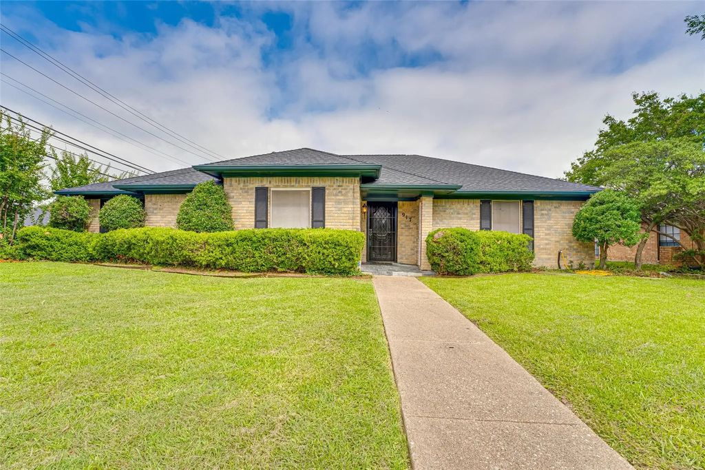 917 Meadowgate Drive, Garland