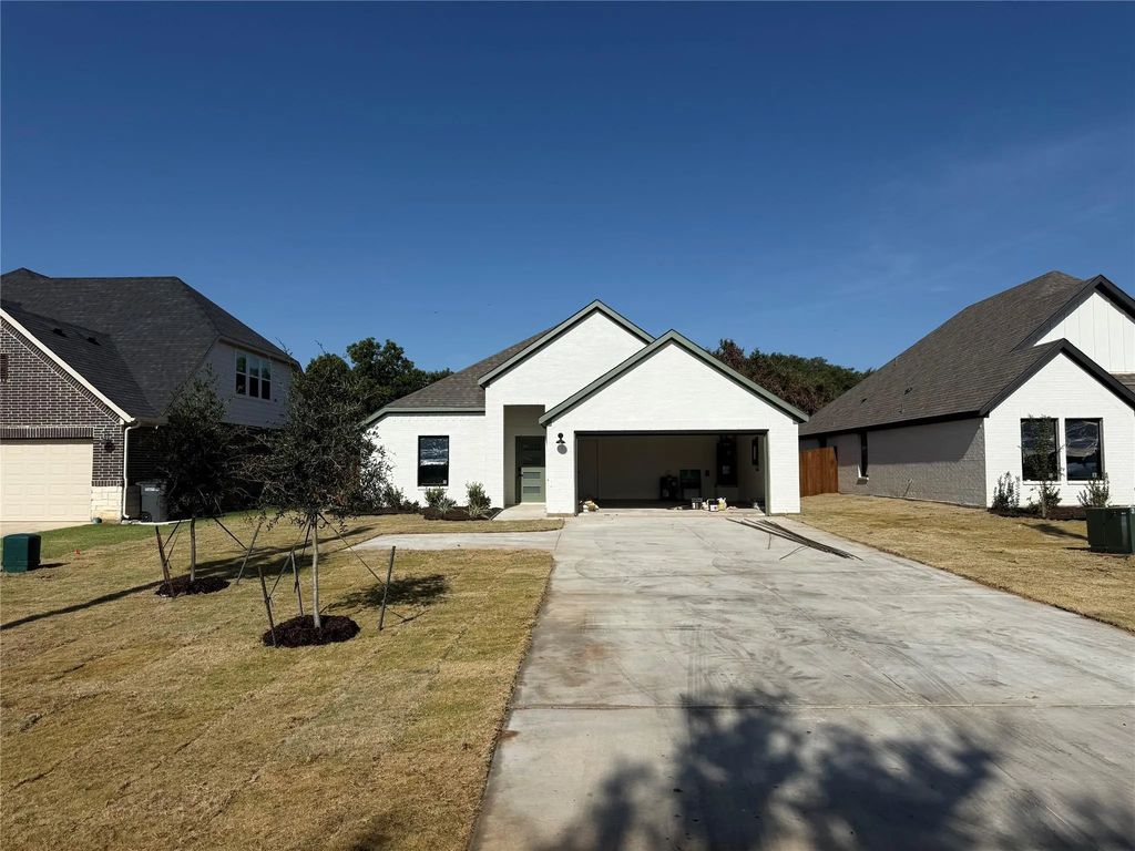 409 Smith Road, Springtown