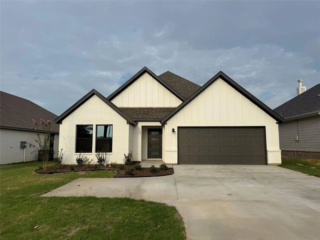413 Smith Road, Springtown
