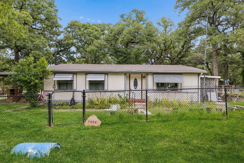 1454 Forrest Trail, Azle