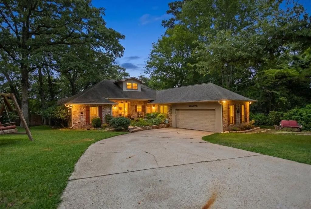226 Pinewood Lane, Hideaway