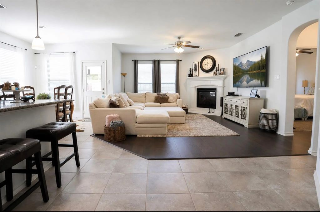 2452 Clay Creek Lane, Fort Worth