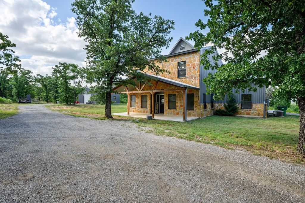 146 Julie Drive, Mineral Wells