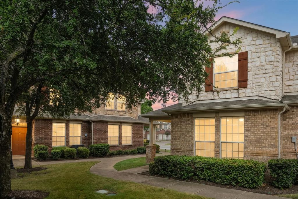 2722 Hyde Park Drive, Grand Prairie