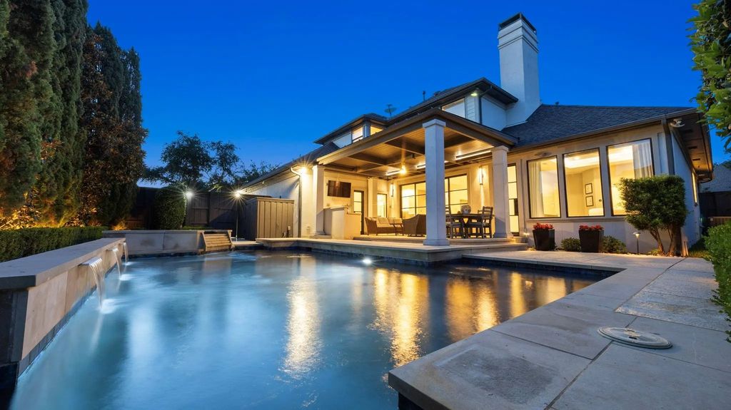 2231 Clearspring Drive N, Irving