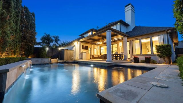 2231 Clearspring Drive N, Irving