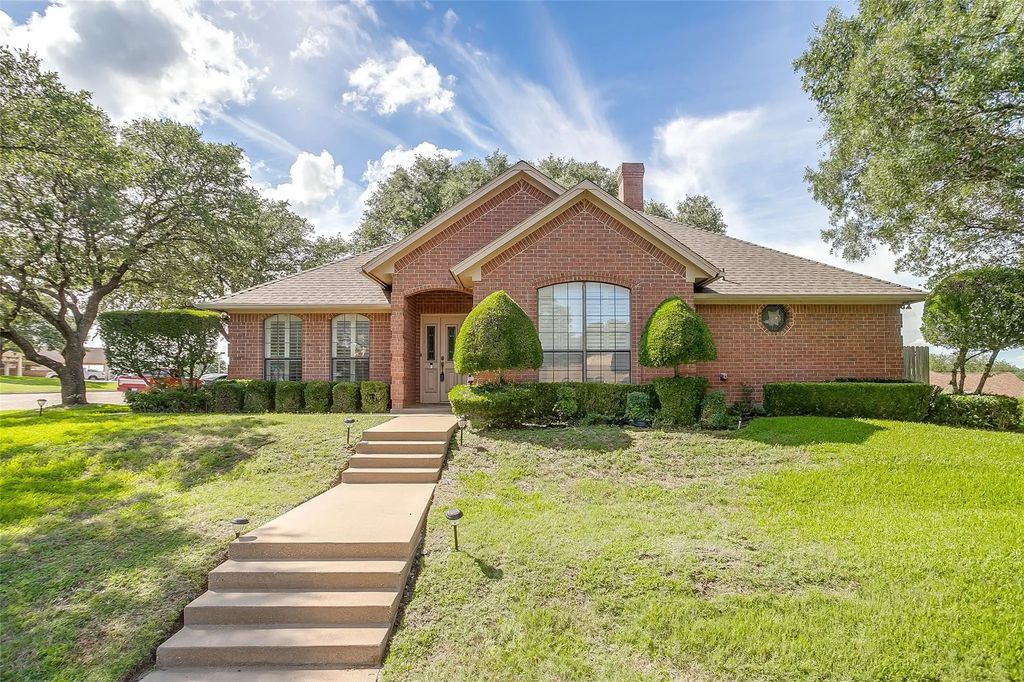 709 Berkley Drive, Cleburne