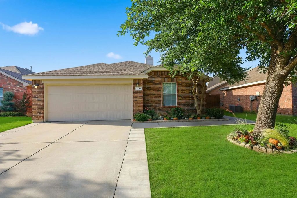 1136 Kachina Lane, Fort Worth