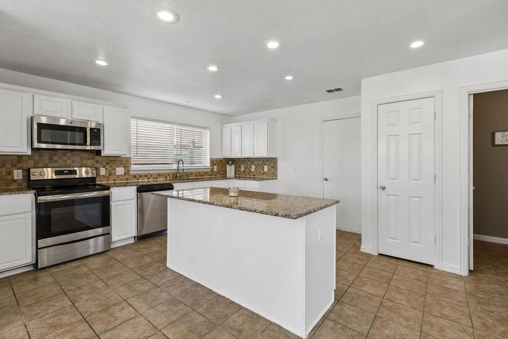 301 Highland Park Lane, Wylie