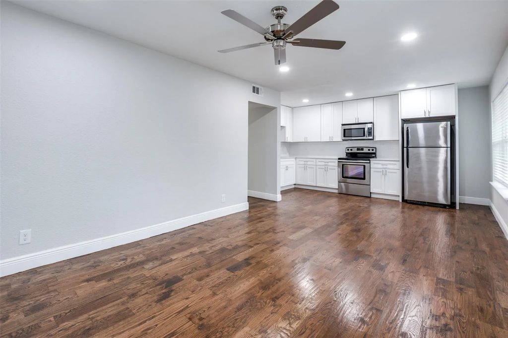 5444 Gaston Avenue 202, Dallas