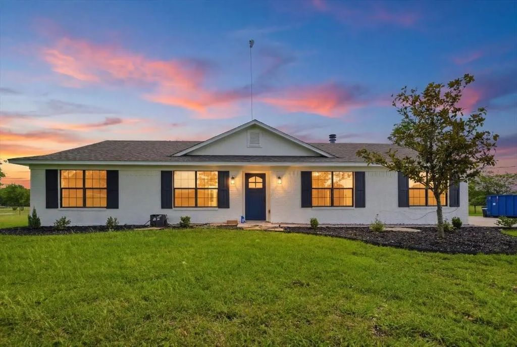 2207 Southwinds Drive, Lorena