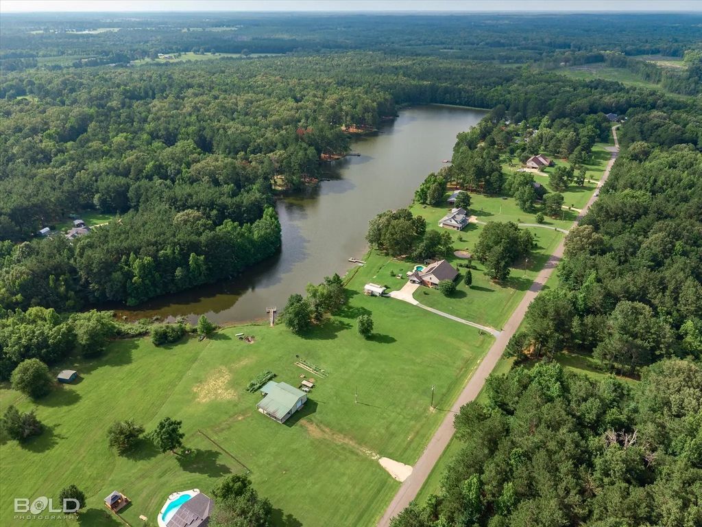 Twin Lakes Road, Mansfield