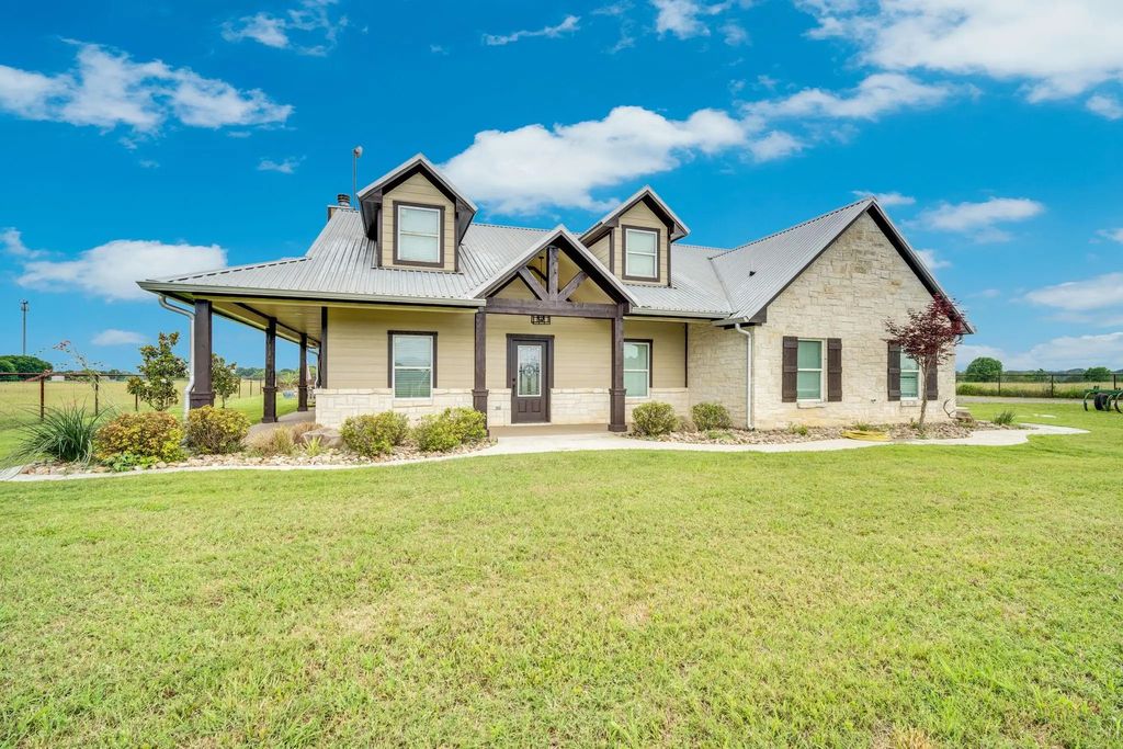 61 Rockett Lane, Pecan Hill