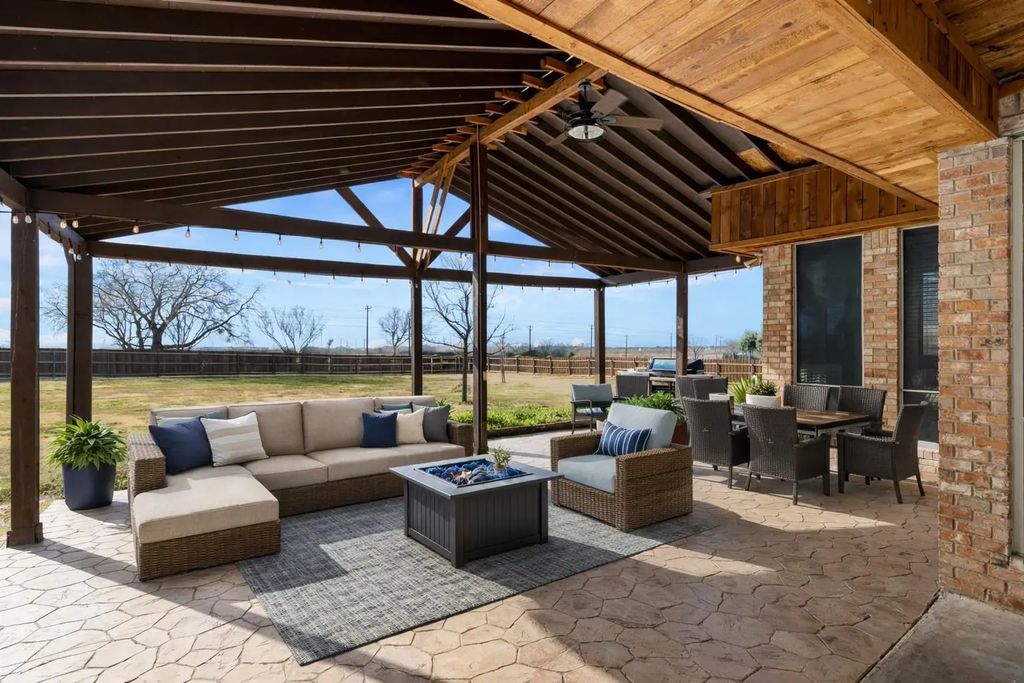 10123 W Clover Lane, Forney