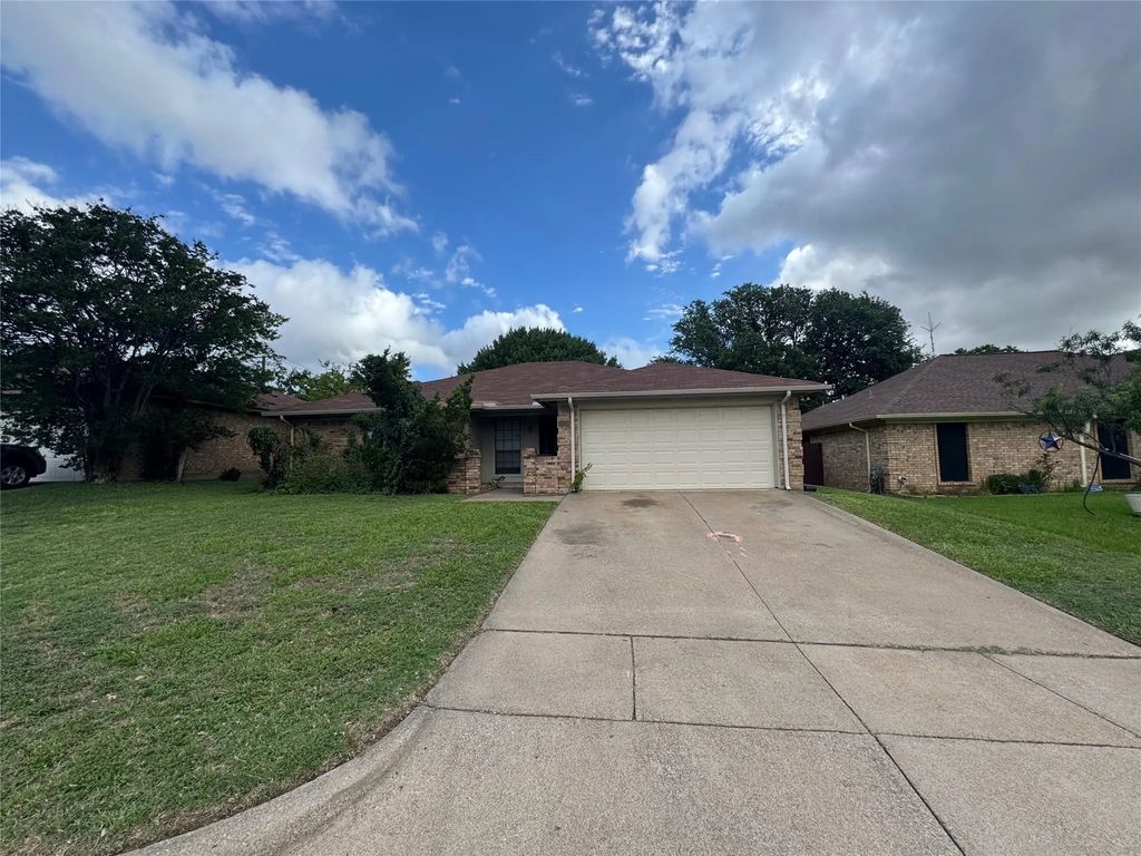 1940 Willow Vale Drive, Fort Worth