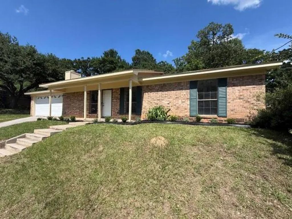 210 Syble Lane, Longview