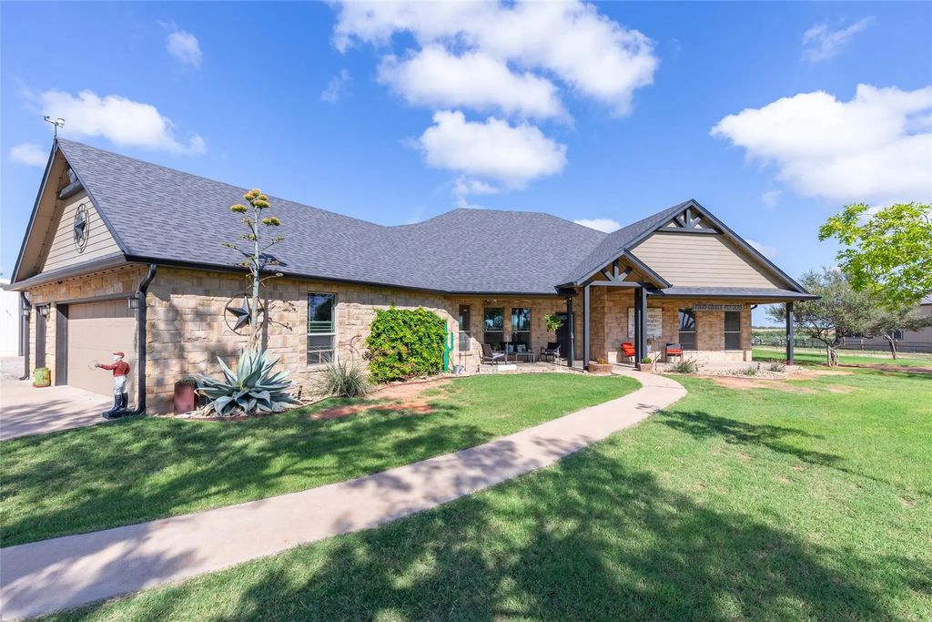 218 County Road 256, Abilene