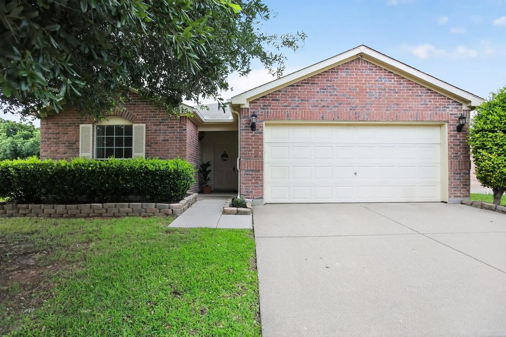 4140 Silverwood Trail, Fort Worth