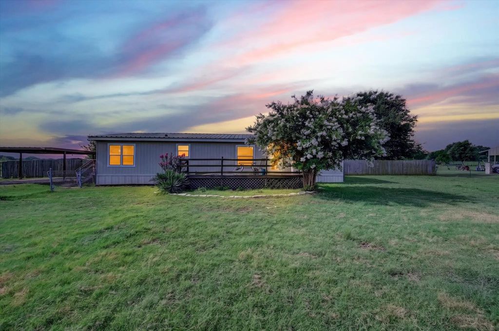 8316 County Road 508, Alvarado