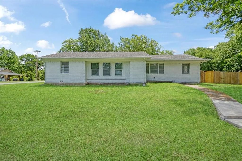 408 N Gowdy Street, Whitewright