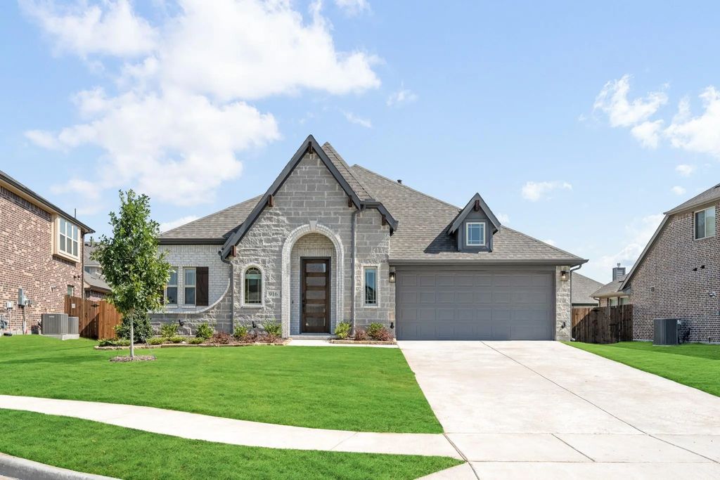 916 Greenleaf Court, Anna