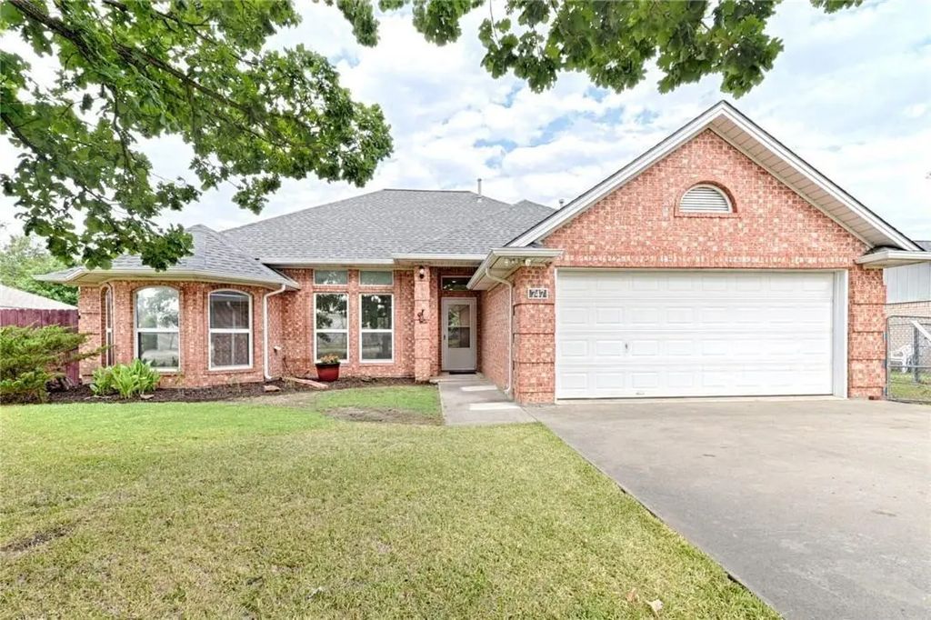 747 E 6th Street, Krum
