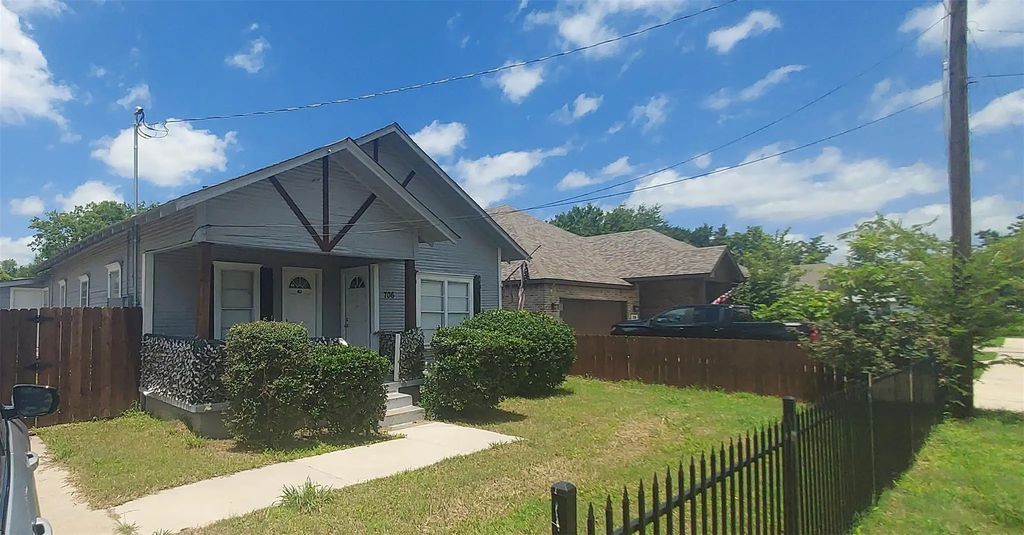 706 Mount Olive Street, Terrell