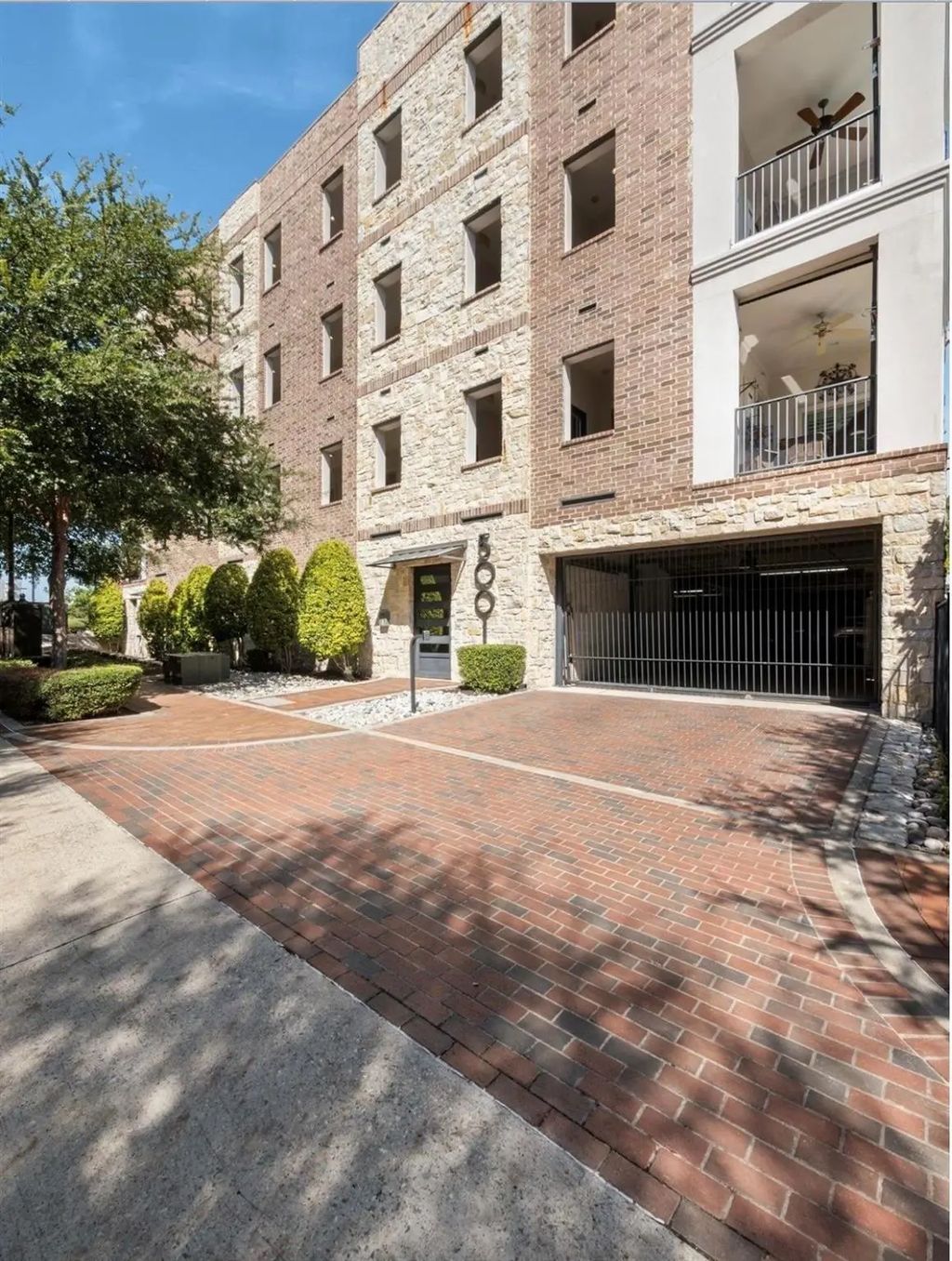 5001 Meridian Lane 2103, Addison
