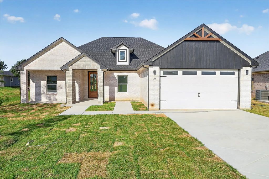 308 Backlash Drive, Gun Barrel City